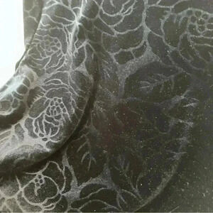 VTG Womens Black Velvet Floral Stretchy Short Sleeve Tee S Mock Neck Y2K